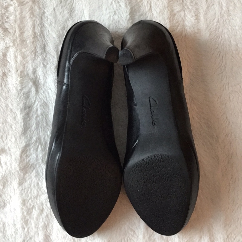 Clarks Leather Booties Sz 8 - Picture 4 of 5